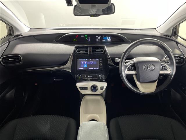 トヨタ プリウス