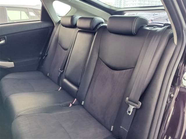 トヨタ プリウス