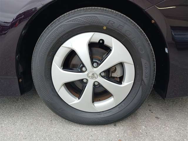 トヨタ プリウス