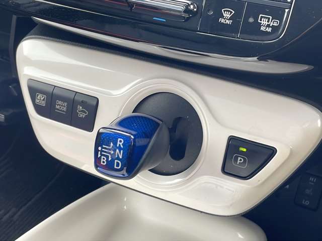 トヨタ プリウス