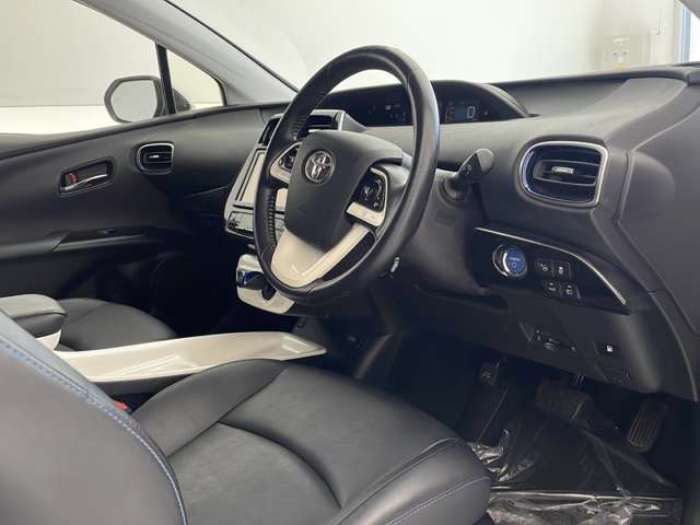 トヨタ プリウス