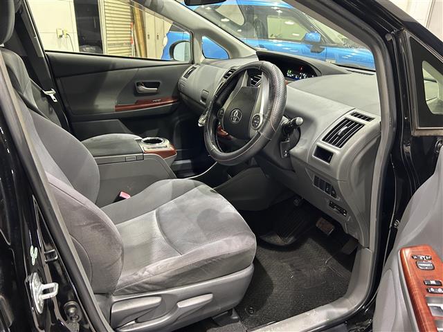 トヨタ プリウスα