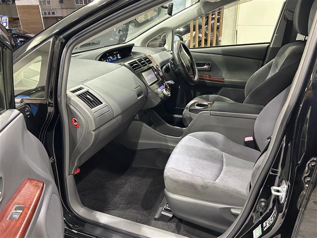 トヨタ プリウスα