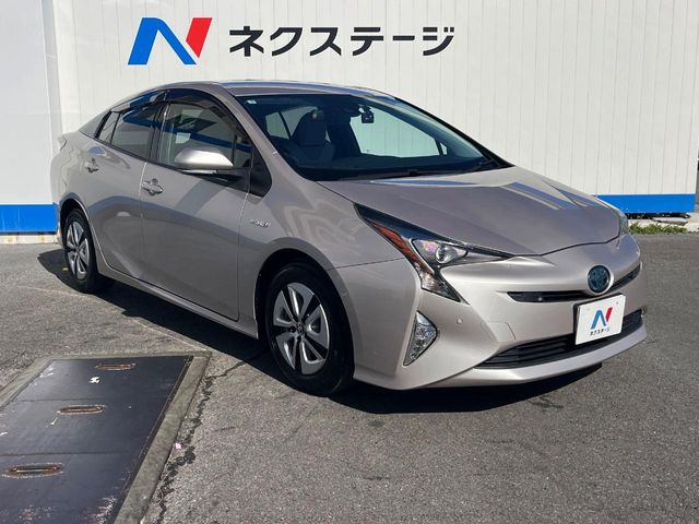 トヨタ プリウス