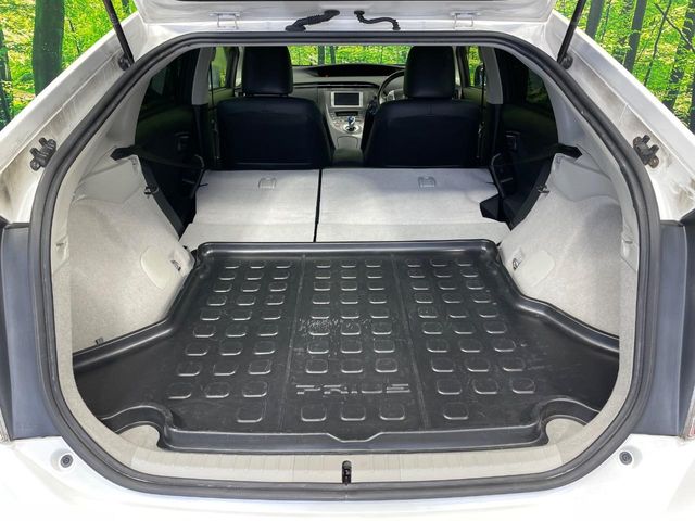 トヨタ プリウス