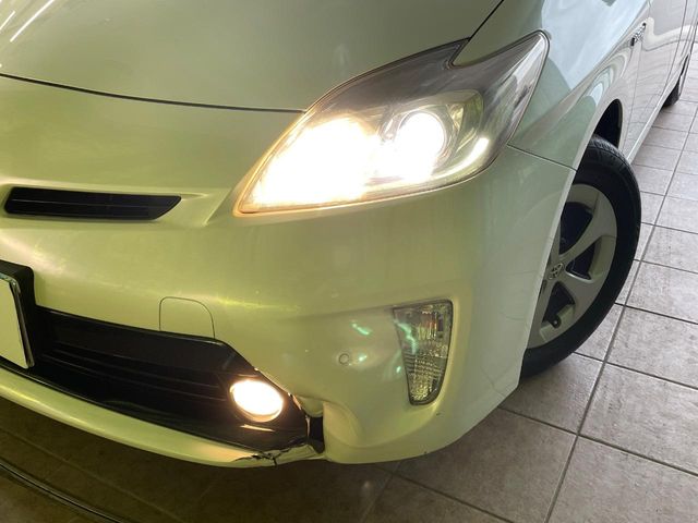 トヨタ プリウス