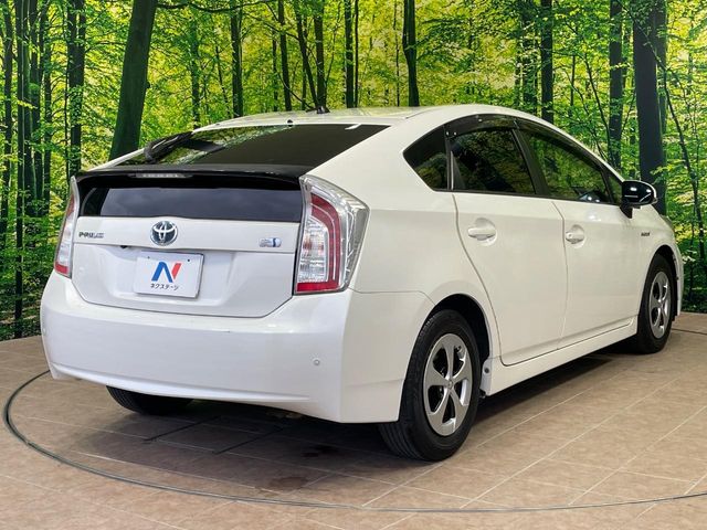 トヨタ プリウス