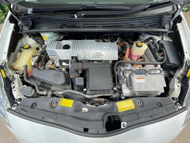 トヨタ プリウス