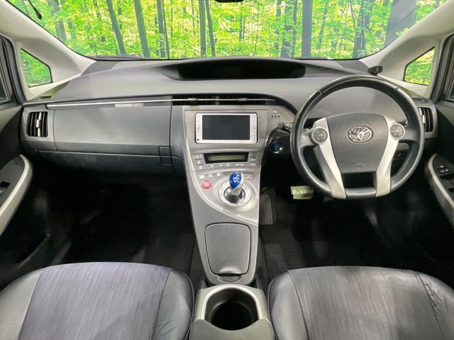 トヨタ プリウス