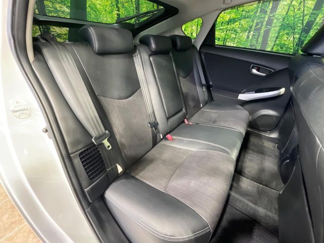 トヨタ プリウス