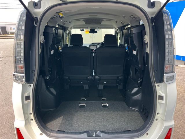 トヨタ ヴォクシー