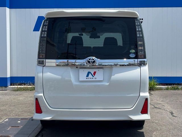 トヨタ ヴォクシー