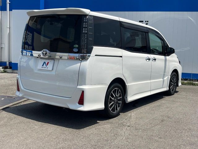 トヨタ ヴォクシー