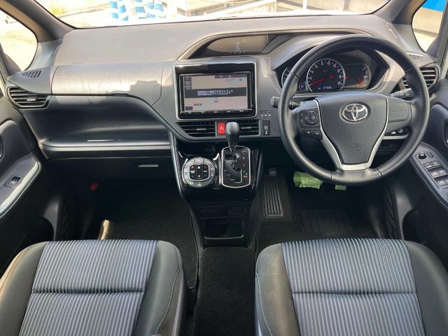 トヨタ ヴォクシー