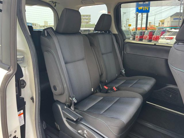 トヨタ ヴォクシー