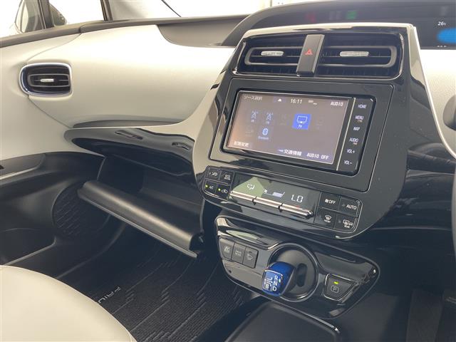 トヨタ プリウス