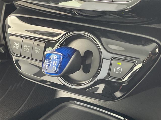 トヨタ プリウス