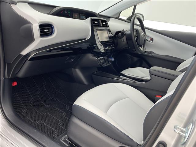 トヨタ プリウス