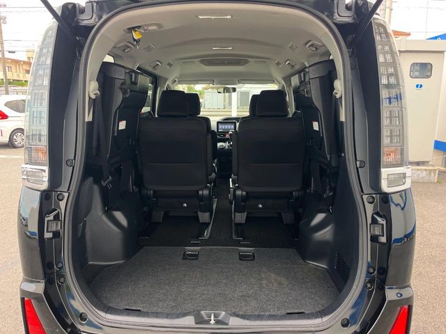 トヨタ ヴォクシー