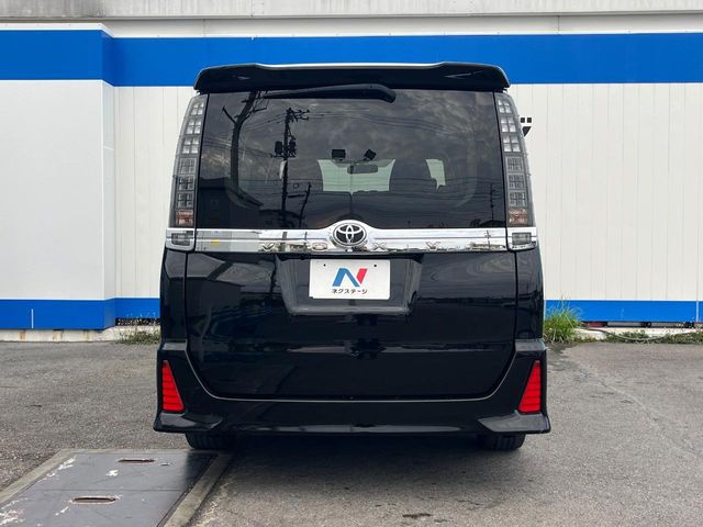 トヨタ ヴォクシー