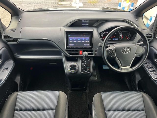 トヨタ ヴォクシー