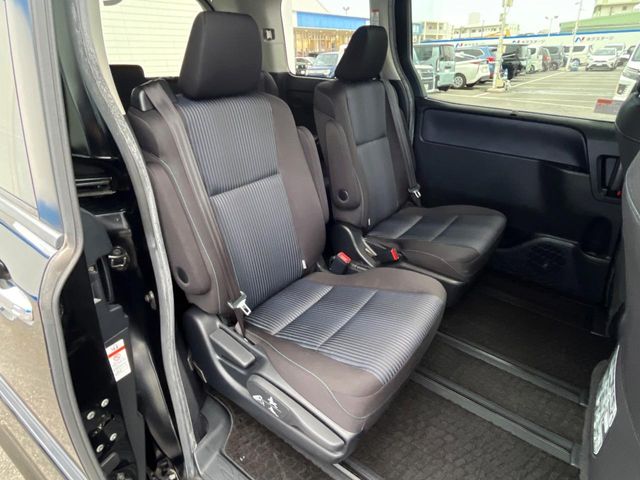 トヨタ ヴォクシー