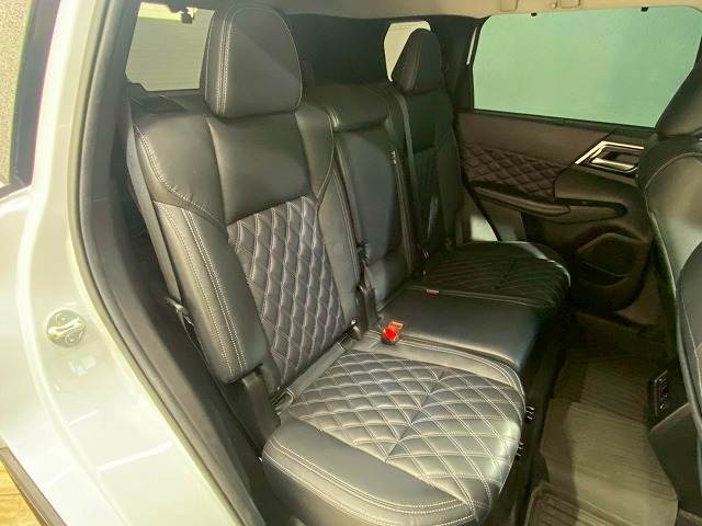 三菱 アウトランダー