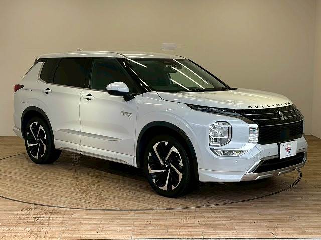 三菱 アウトランダー