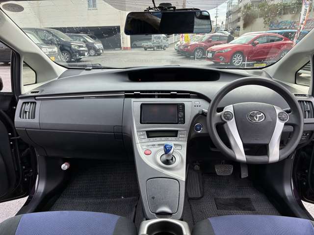 トヨタ プリウス