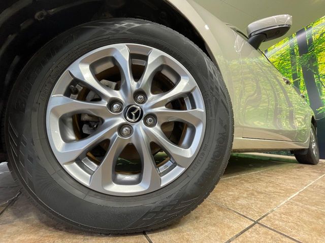 マツダ MAZDA2