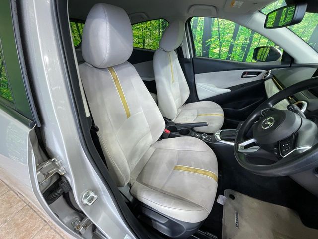 マツダ MAZDA2