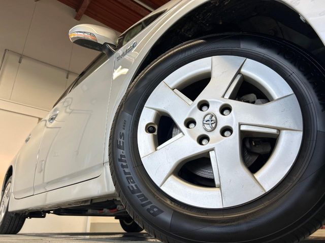 トヨタ プリウス