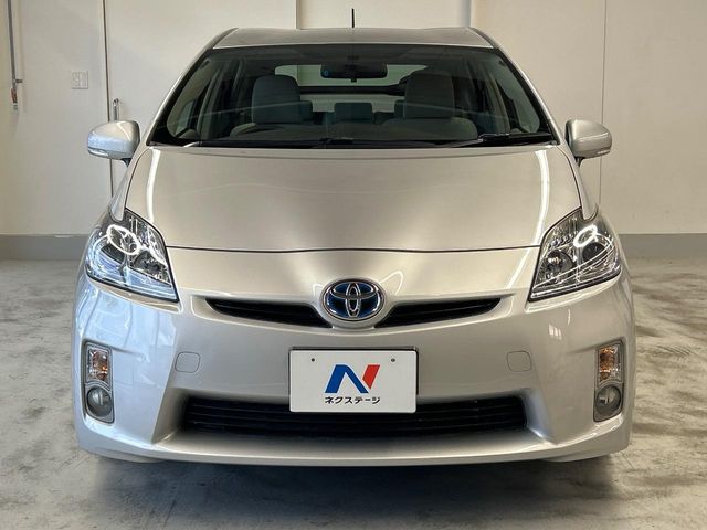 トヨタ プリウス