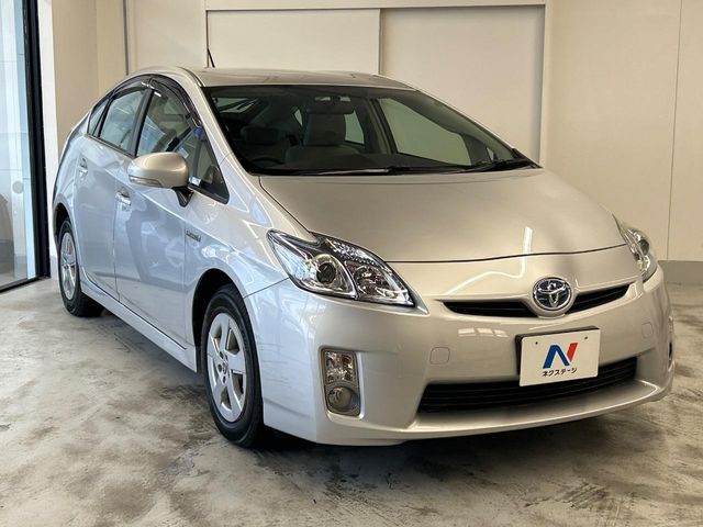 トヨタ プリウス