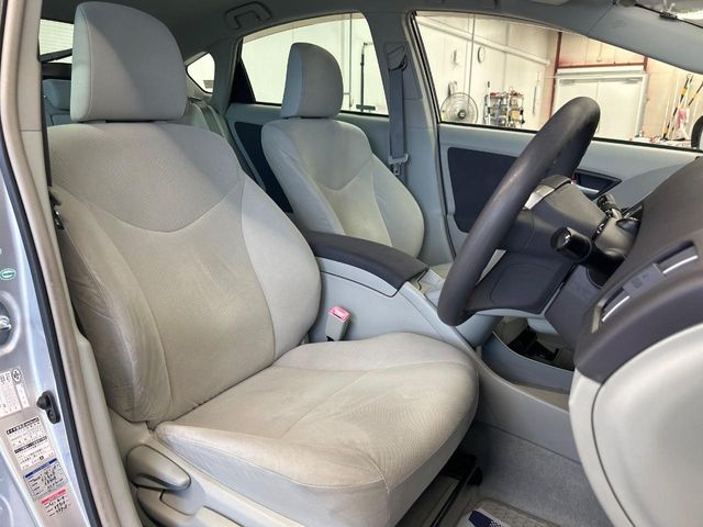 トヨタ プリウス