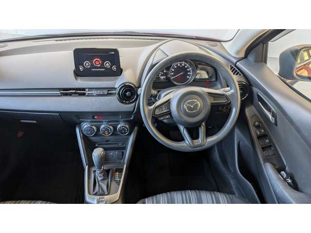 マツダ MAZDA2