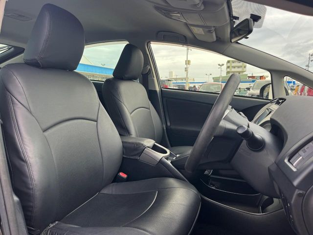 トヨタ プリウス