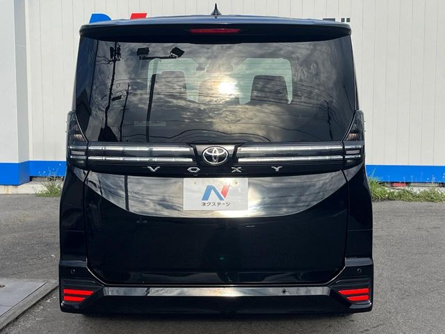 トヨタ ヴォクシー