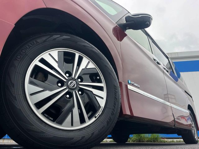 日産 セレナ