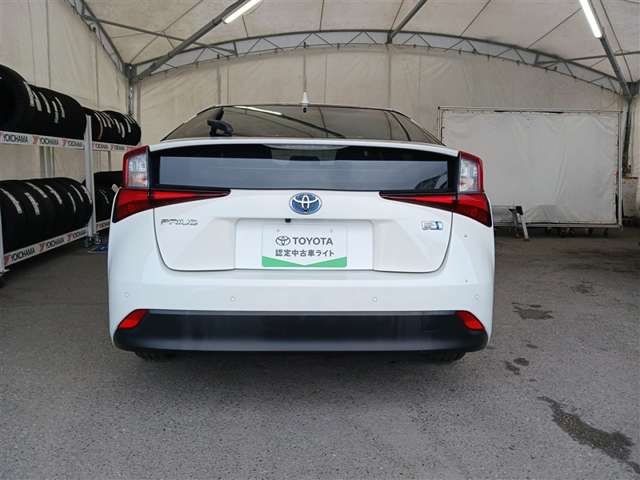 トヨタ プリウス