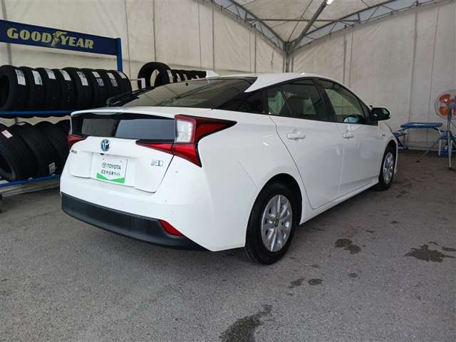 トヨタ プリウス