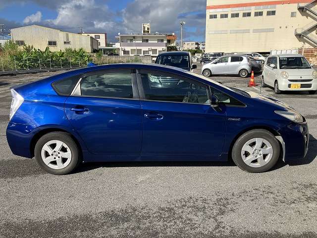 トヨタ プリウス