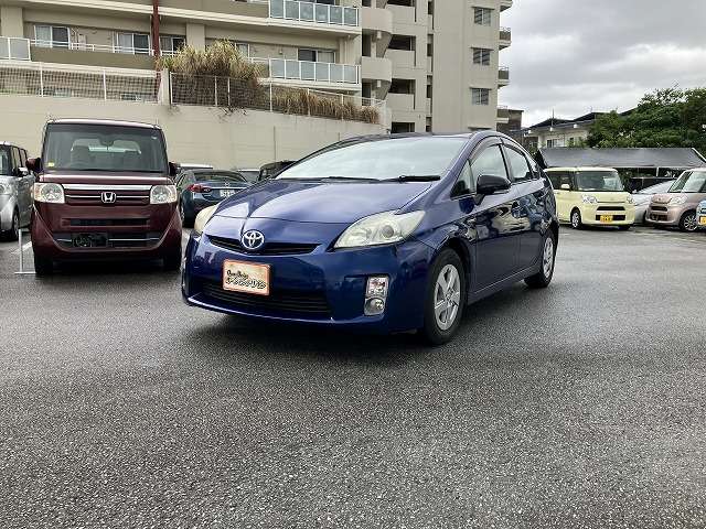 トヨタ プリウス
