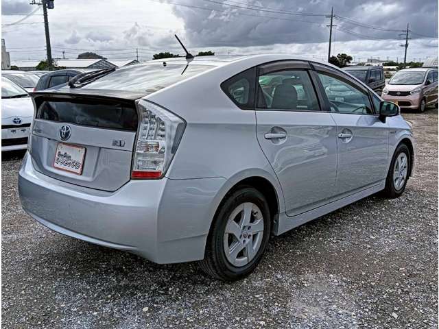 トヨタ プリウス