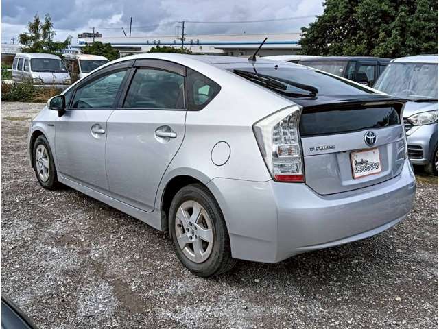 トヨタ プリウス