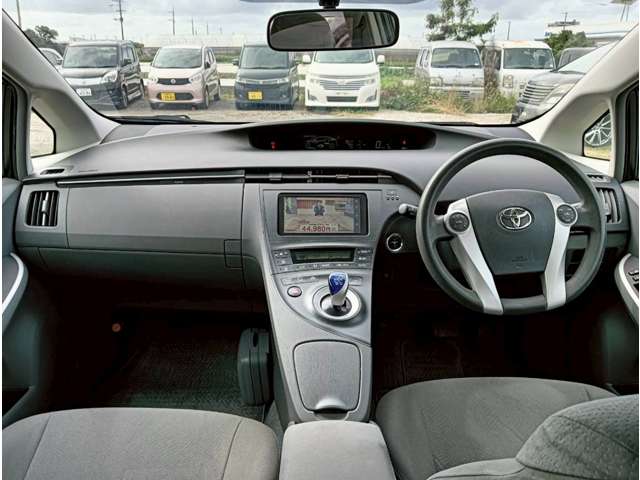 トヨタ プリウス