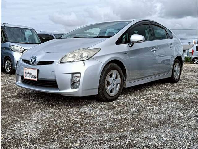 トヨタ プリウス