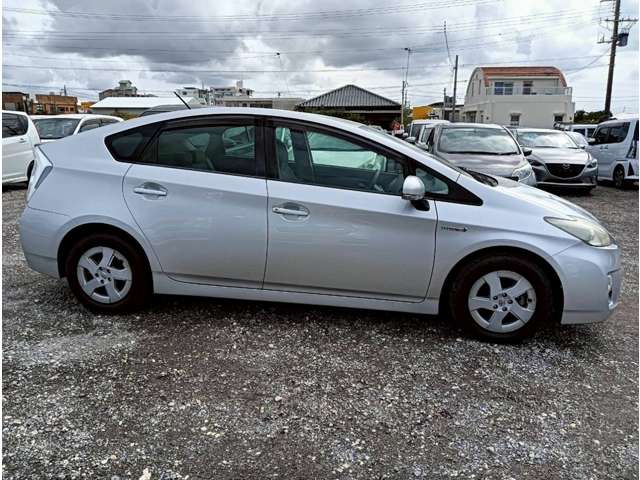 トヨタ プリウス