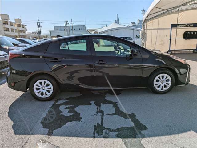 トヨタ プリウス