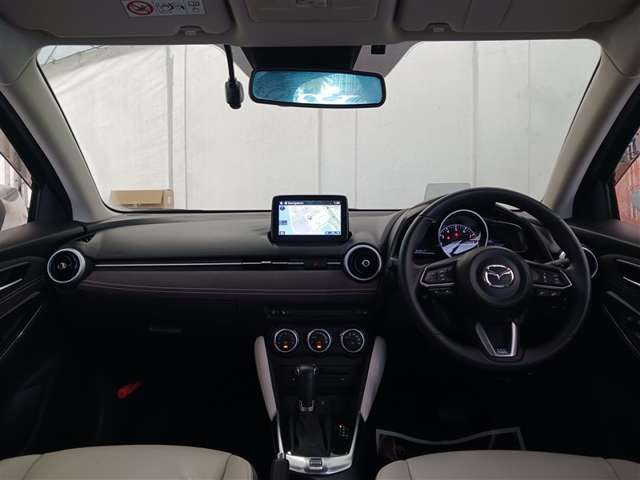 マツダ MAZDA2